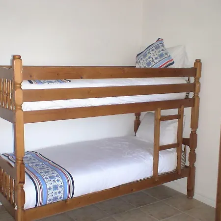 Apartment Sleeps 7 @ Beach
