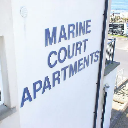 Sleeps 7 @ Beach Apartment