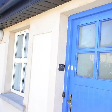 Apartment Sleeps 7 @ Beach