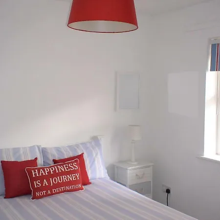 Sleeps 7 @ Beach