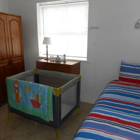 Sleeps 7 @ Beach Apartment *